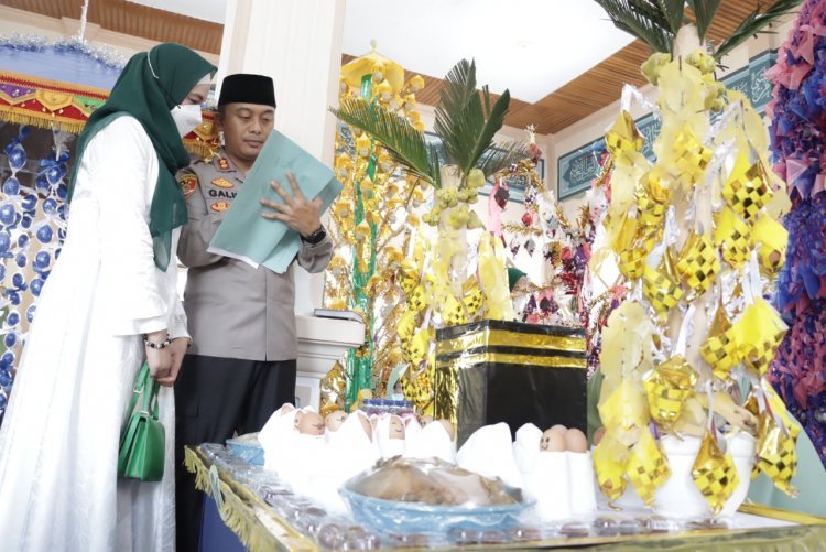 Semarak Bunga Male Peringati Maulid Nabi Kapolres Luwu Utara,AKBP Galih Indragiri : Mari Teladani Rasulullah