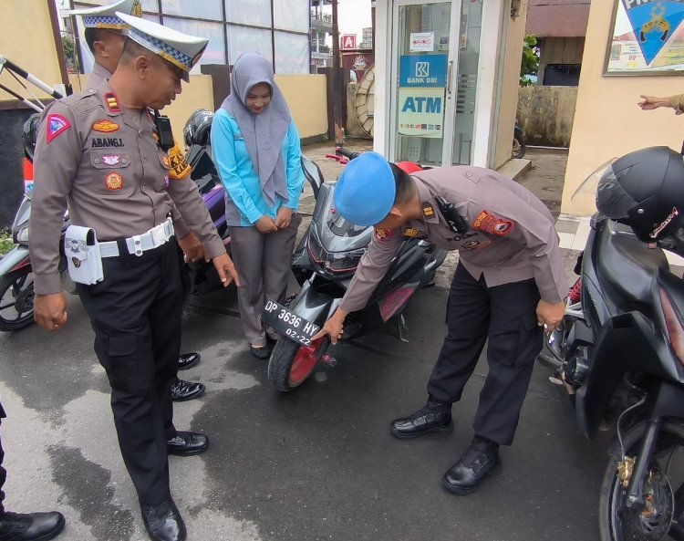 Propam Polres Luwu Utara Periksa Kelengkapan Kendaraan Personel