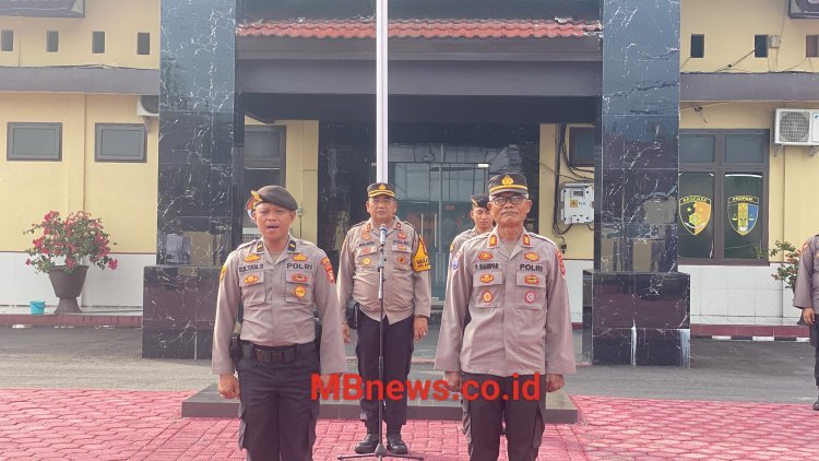 Beri Contoh Kepada Anggota, Kasat Binmas Dan KBO Samapta Polres Luwu Utara Tampil Sebagai Pengucap Tribrata dan Catur Prasetya