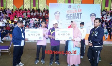 Pj Gubernur Sulsel Puji Antusiasme Guru Ikut Jalan Sehat di Enrekang