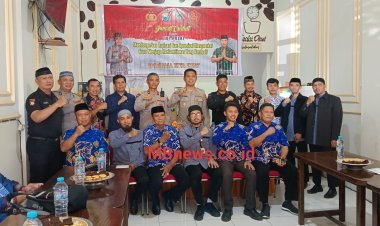 Warga Gowa Sulsel Sampaikan Keluh Kesah ke Anggota Polri Melalui Jumat Curhat