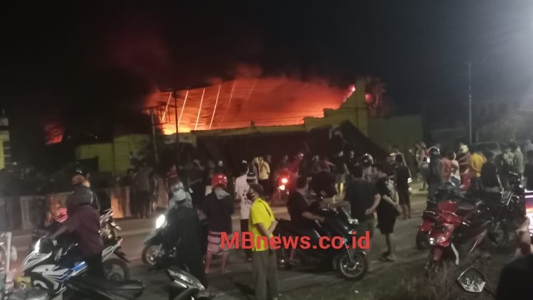 Bengkel Mobil Rezeki Perkasa Motor di Luwu Utara Ludes Terbakar,Pemilik Rumah Mengalami Luka Bakar