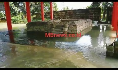 Video : Kondisi Makam Andi Patiware Datuk ke 15 Yang Terendam Banjir